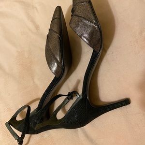 Adrianna Papell Black metallic heels